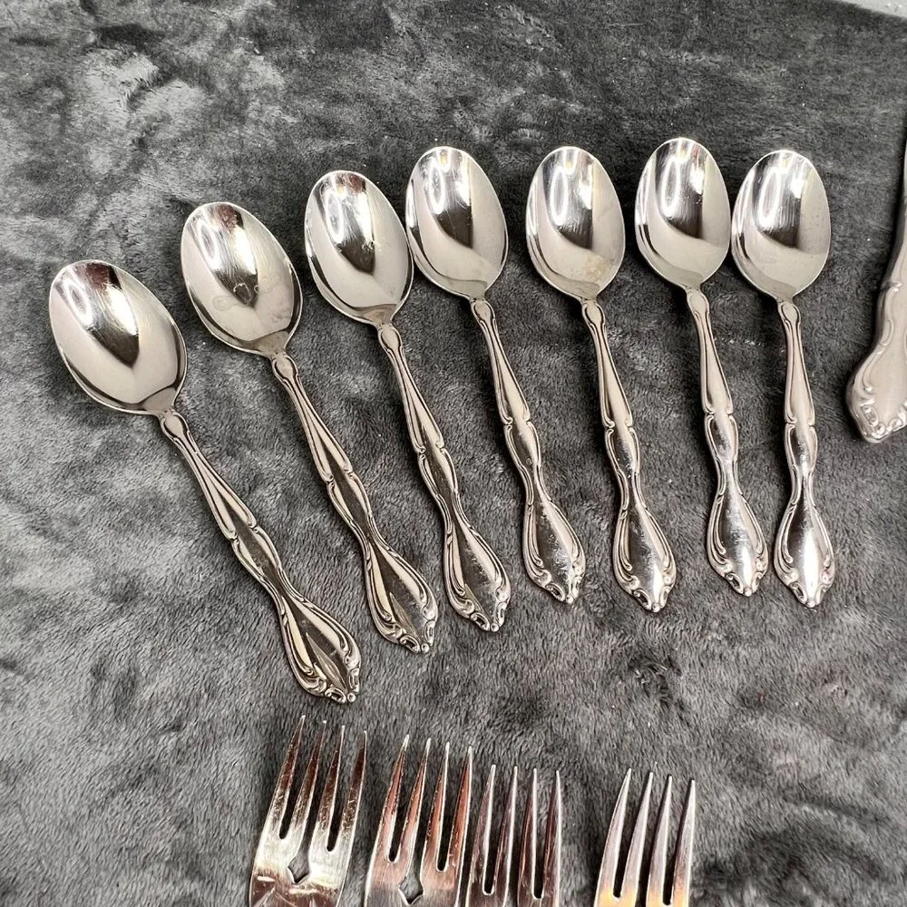 Oneida Community Cantata Stainless Flatware Lot Teaspoons Forks Soup Knife 32 pc